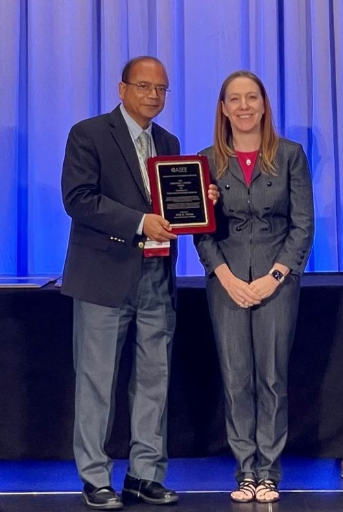 Dr. Alok Verma accepts the 2022 Frederick J. Berger Award given to him as Head of Texas A&M University at Galveston Marine Engineering Technology Department and in recognition of both individual and programmatic excellence. 