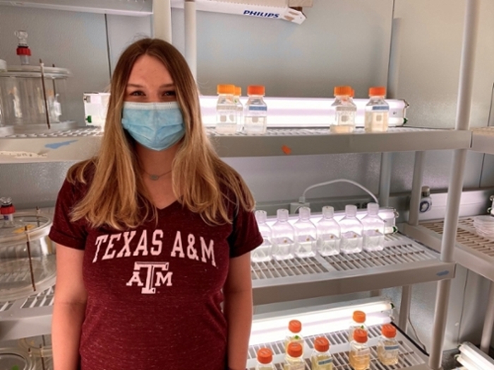 Meet undergraduate research volunteer Alexis Mitchell, a Junior Marine Biology major with a Chemistry Minor. Pictured is Alexis standing near our Thalassiosira pseudonana in the lab’s incubation room. Here the phytoplankton are happy under a light/dark cycle of 12/12 hours. While running experiments, our treated T. pseudonana continue to grow here and we monitor this growth over time.